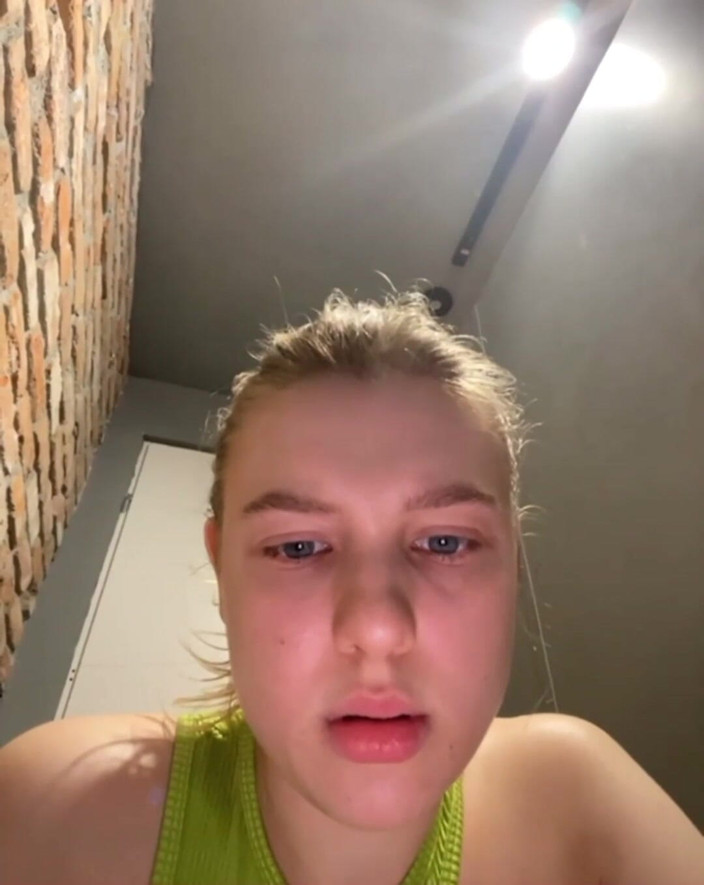 JuiceLussie: Herkesin içinde mastürbasyon. Dildoya bin. Anal sikiş