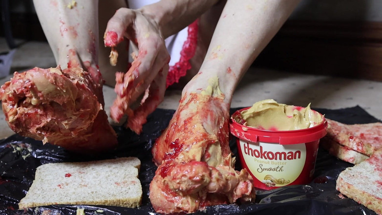 Gianna: Erdnussbutter, Gelee und fußfetisch-fantasie