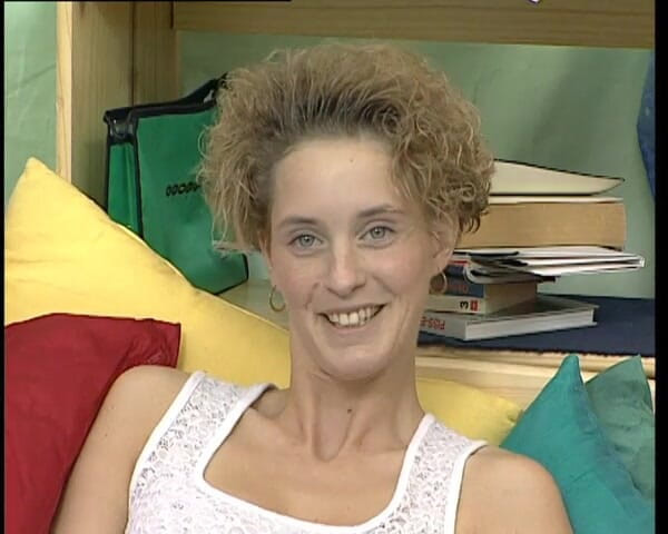 YOUR FIRST PORN: Dorfmaedchen Michelle Zeigt Ihre Muschi - awek kampung Michelle menunjukkan pepeknya