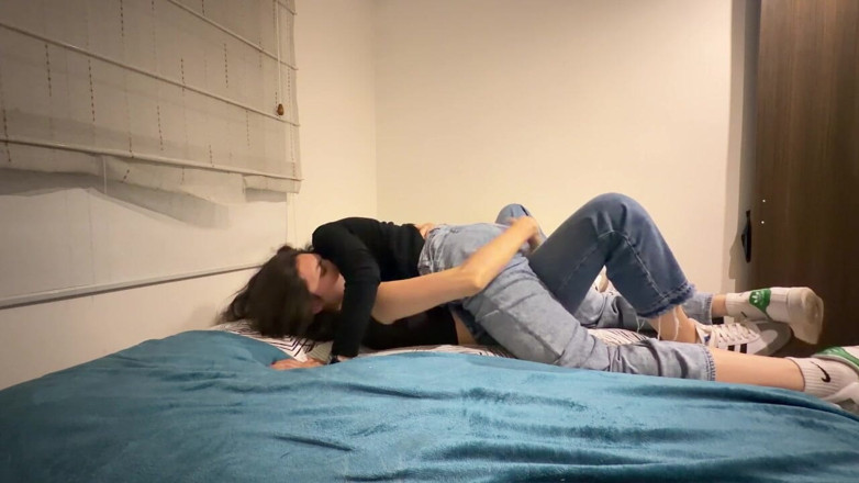 scarlettandc: Fotfetisch med stövlar och sneakers
