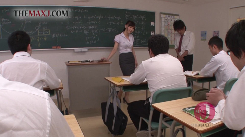 Asian happy ending: Cikgu Jepun dapat banyak pancutan mani di seluruh mukanya