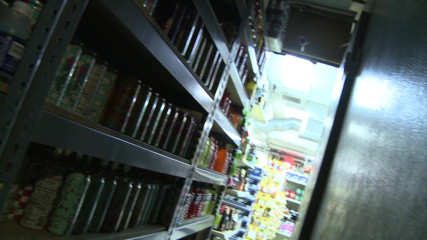 Fuck me in Public: Crazy couple just had hardcore sex in the supermarket