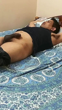 Geile bengalische bhabhi lutscht schwanz und wird hart in schwarzer muschi gefickt