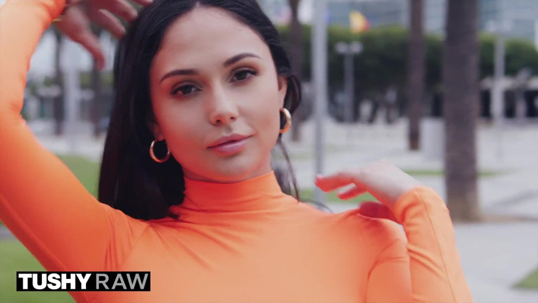 Tushyraw: TUSHYRAW - 인생 시간의 애널 섹스를 당하는 Ariana Marie