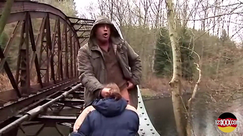 123XXX - Fucked Amateurs in Germany!: Fofa morena não se importa de chupar e foder na...