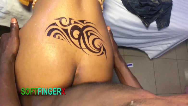 Soft finger X: O vídeo pornô de quatro mais duro que você pode...