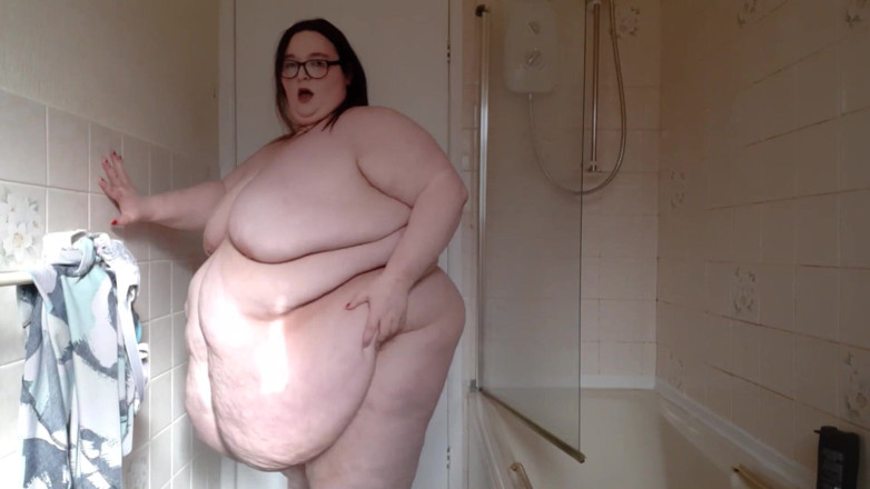 SSBBWLadyBrads: Showing off this massive figure