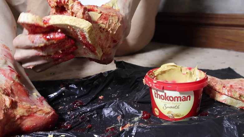 Gianna: Fantasi fetish peanut butter, jelly, dan foot fetish