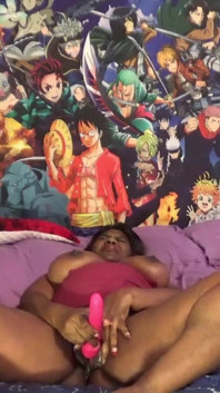 Nilou en juego en la sala de cosplay
