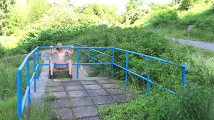 My Porn Babes: ひねくれた雌豚!私の十代の猫に唾を吐き、きれいに小便!