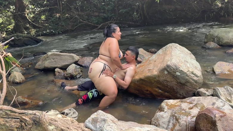 Lexly_16: Riskanter sex im fluss Erstaunliches ficken