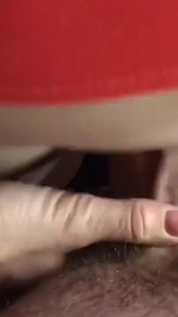 私のメイドは私のペニスとパンティーで遊ぶのが大好き
