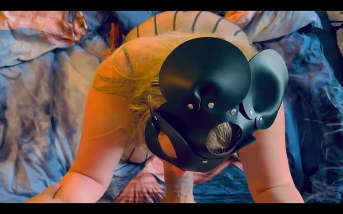 Bunny Hustler: Rus seksi sarışın oral seks