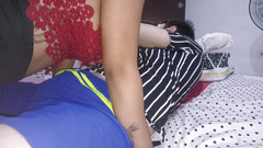 Pikaa6: 18 岁的拉丁女郎吮吸她继兄弟的大鸡巴