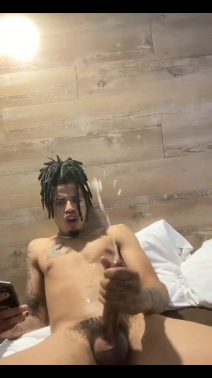 DamagedUnity9: Beaucoup d’éjaculations