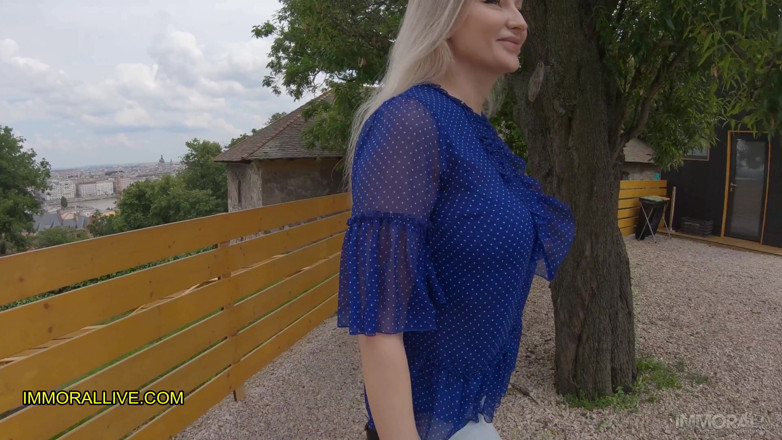 Immoral Family: Stiefvater &amp; stiefsohn holen geile MILf nach quarantäne im schloss ab -...