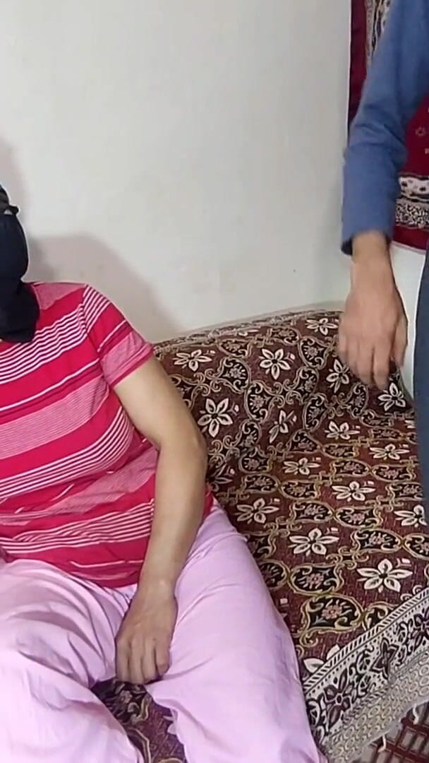 Netu: Kongkek dubur dengan bhabhi desi