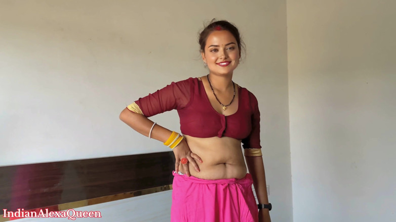 IndianAlexaQueen: Une demi-sœur desi du village rentre du marché et vous...