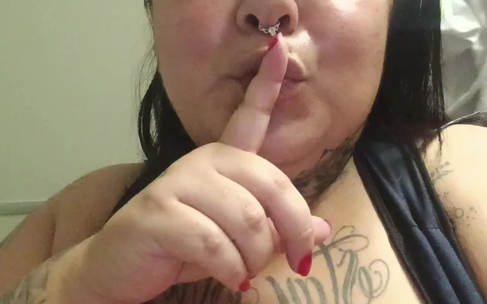 Mary Jhuana: Slutty BBW In The Gym Bathroom