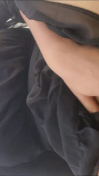 Une Indienne se doigte dans un parc, masturbation, fuite, audio hindi