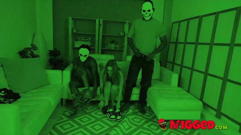 FAKings Black Fix: Giovane Dilettante in Camera Buia Scopa Con Due Sconosciuti. Sesso...