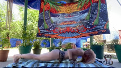 Serene Siren: Serene utomhus naken yoga leder till explosiv squirt orgasm- Full...