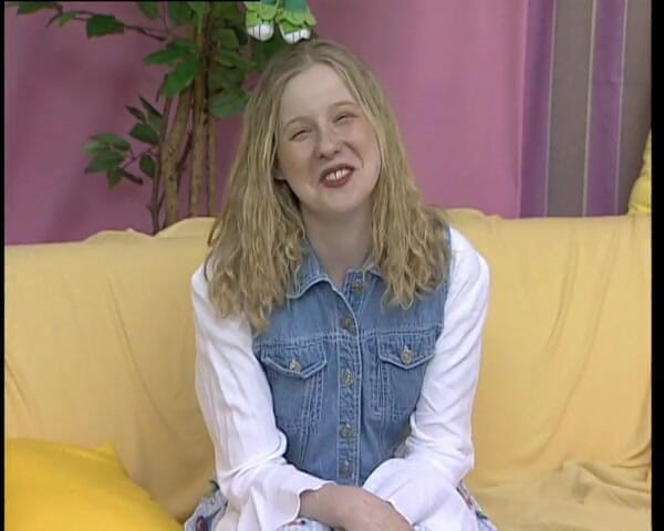 YOUR FIRST PORN: Buschige nina - si semok nina softclip