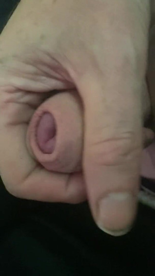 Virgin Crossdresser "Oidacat": Fkn tosser