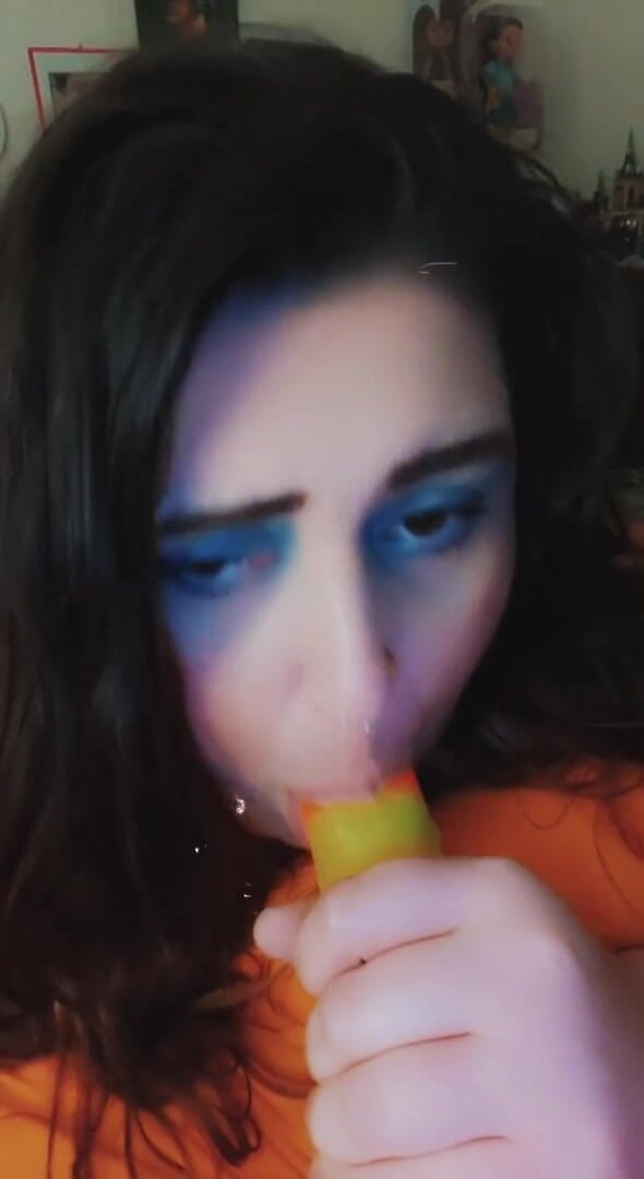 Nikki Danzig: SSBBW puta praticando habilidades orais