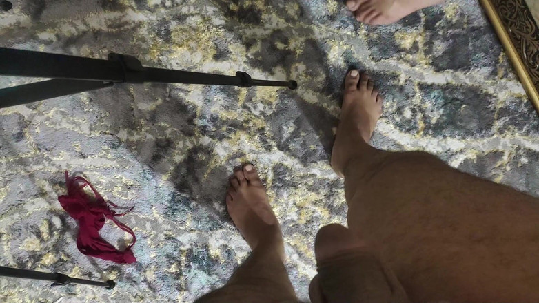 Salma Arab: Pertukaran air mani di threesome biseksual buatan rumah