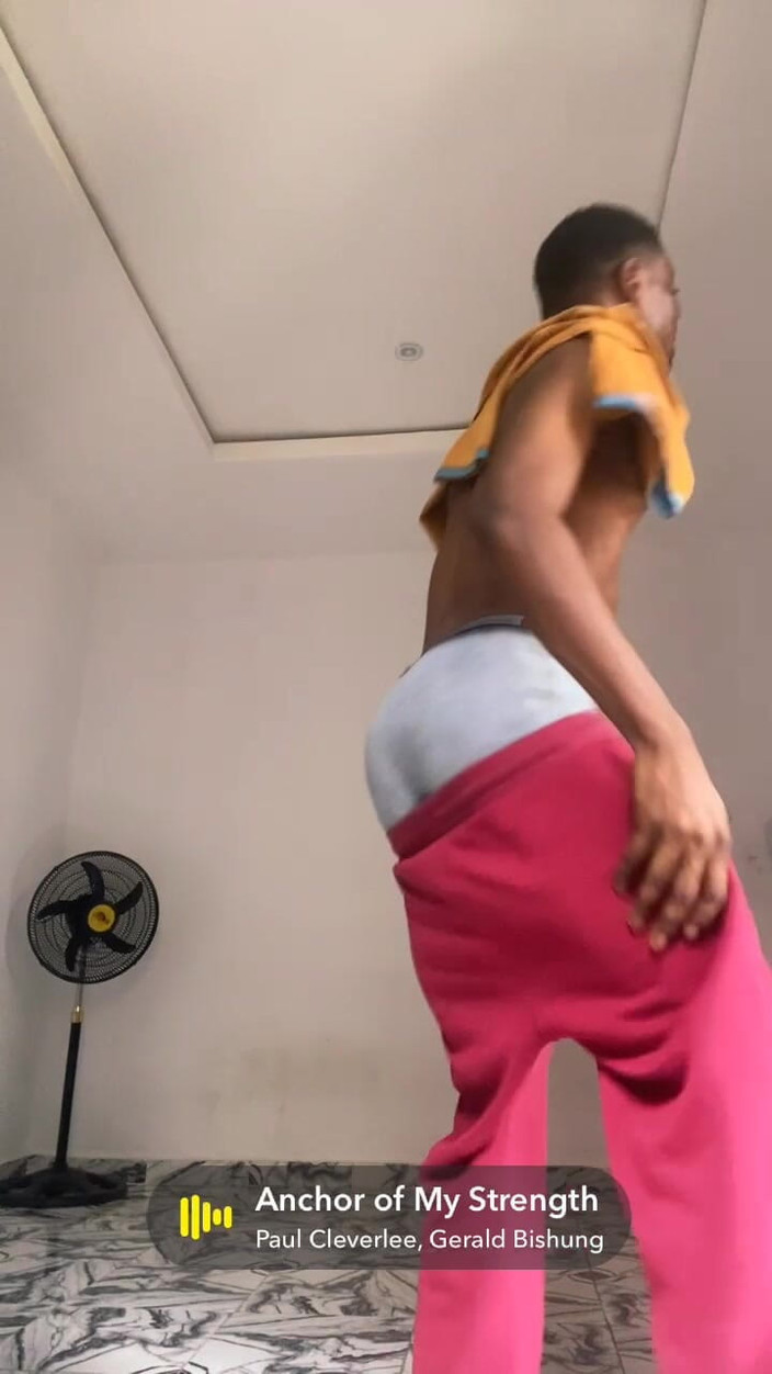 assdriller50: Weicher arsch