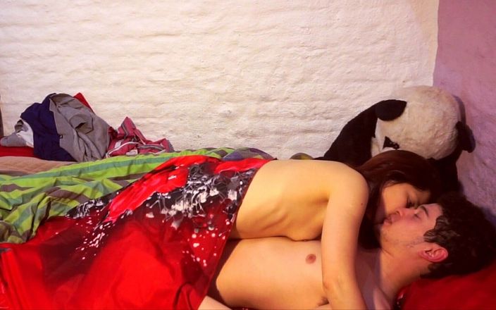 Kyle Smith: Um jovem casal apaixonado fazendo sexo apaixonado termina em gozada...