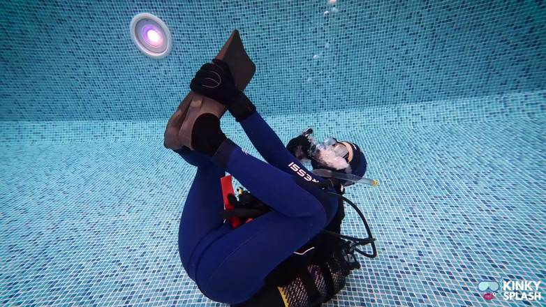 UKCuteGirl Lucy Lauren: Tauch-Rückzug teil 2: Flossen-Hover &amp; Bouancy-Trainingsprobleme