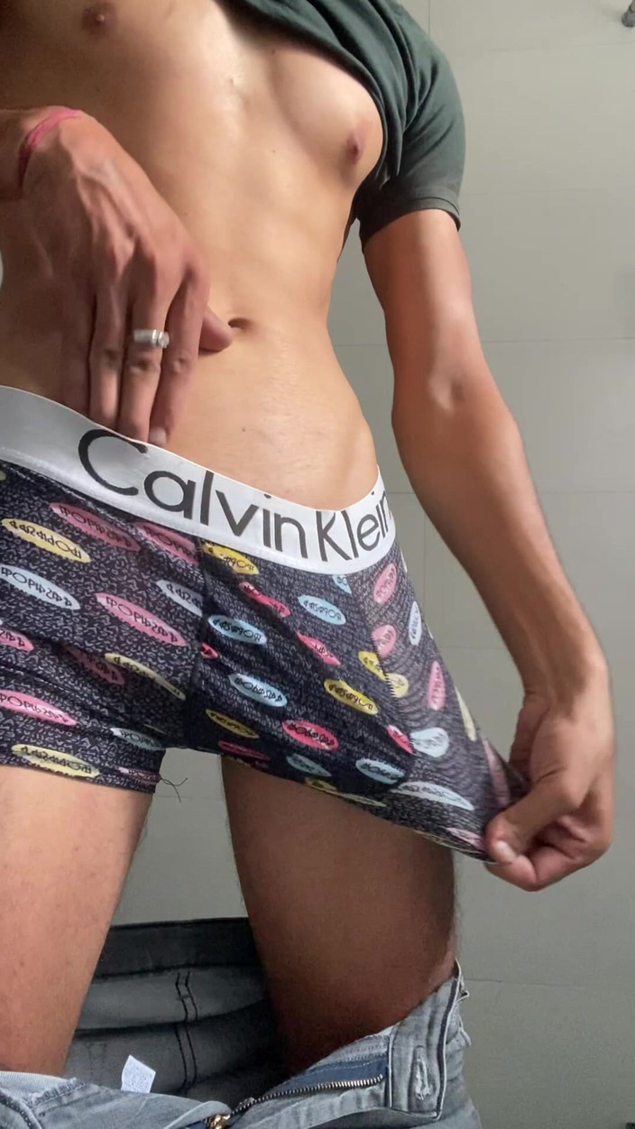 WeakBond365: Un uomo fantastico con il cazzo