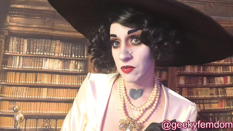 Geeky Femdom: Kencan valentine sama lady dimitrescu