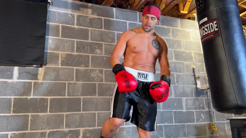 DifferentClimber340: Лора проти Сема, бокс, частина 2