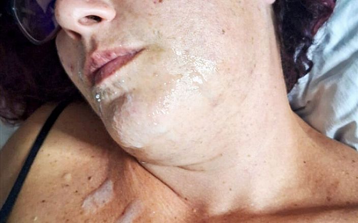 Chupita84: Chupita84 gelikt, geneukt en ondergespoten op gezicht