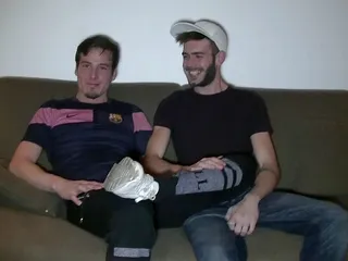 Max에게 따먹히는 Zeus Vargas 게이 포르노 촬영 bareback