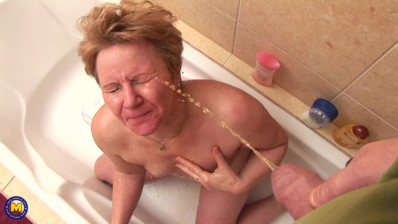 Mature NL: 그녀는 인생에서 긴 것들을 좋아해