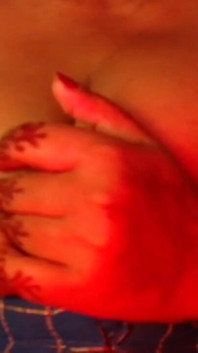Hot Desi Girl Big Boobs Show and Nipple Pinch.