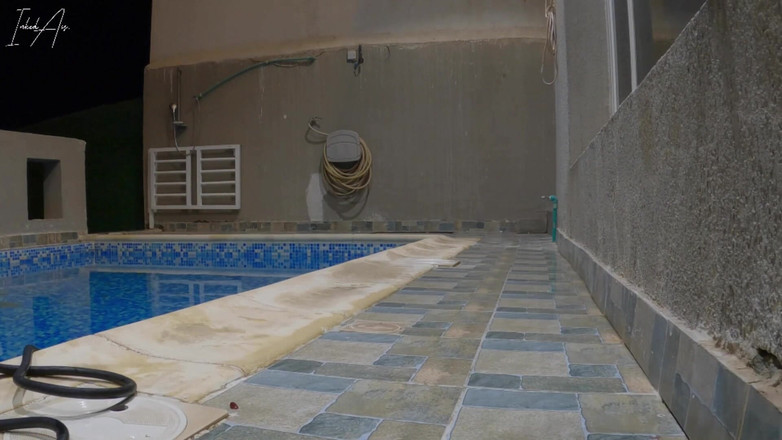 Inkdass: 공공 장소에서 알몸으로 순항하는 아랍 쿠웨이트 노출증 1부