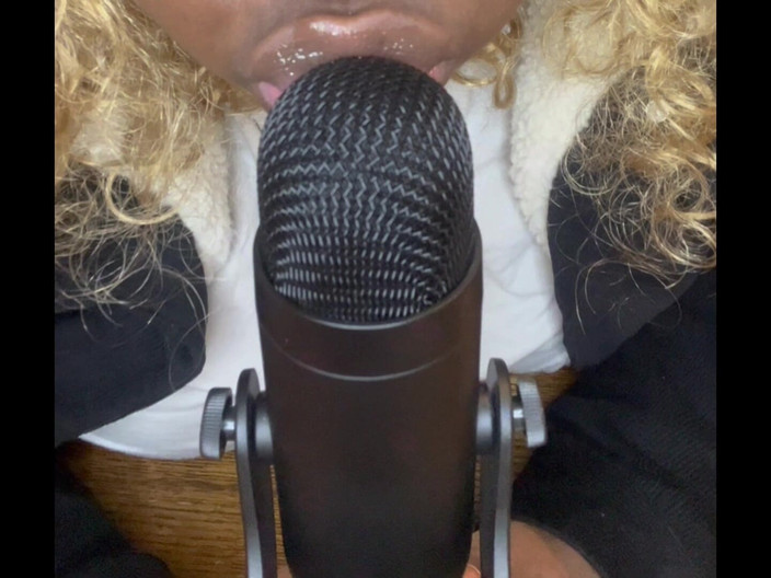 Anye Meshell: Asmr hôn &amp; liếm!