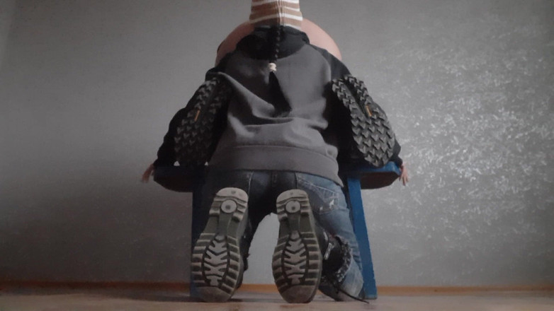 Lesbian-illusion: Připravuji svou přítelkyni na anální sex