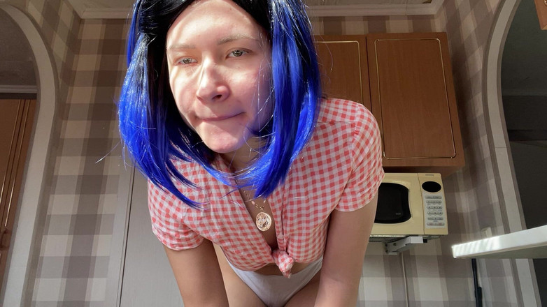 Stacy_via: Monstrum s robertkem. Obří dildo. Obrovské dildo. Kouření se slinou