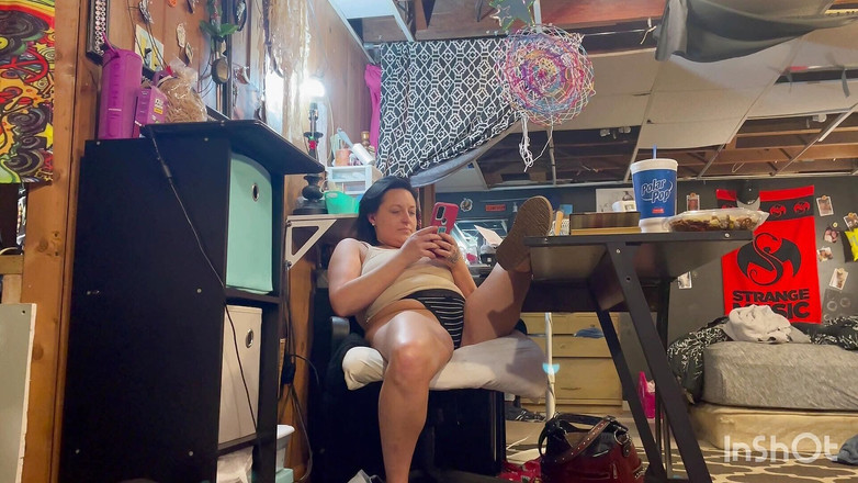 July: Sledování porna, jak se snaží pospíšit a stříkat, než se...