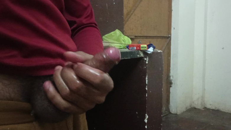 Brijesh 270: Karım beni evde yalnız bırakıyor ama komşum her zaman beni...