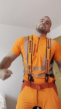 Drwal W Hivis Szarpie Jego Ogromny Kutas I Kult Mięśni