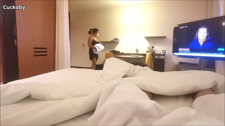 Cuckoby: Hotel maid is cleaning my room and jerking me off...