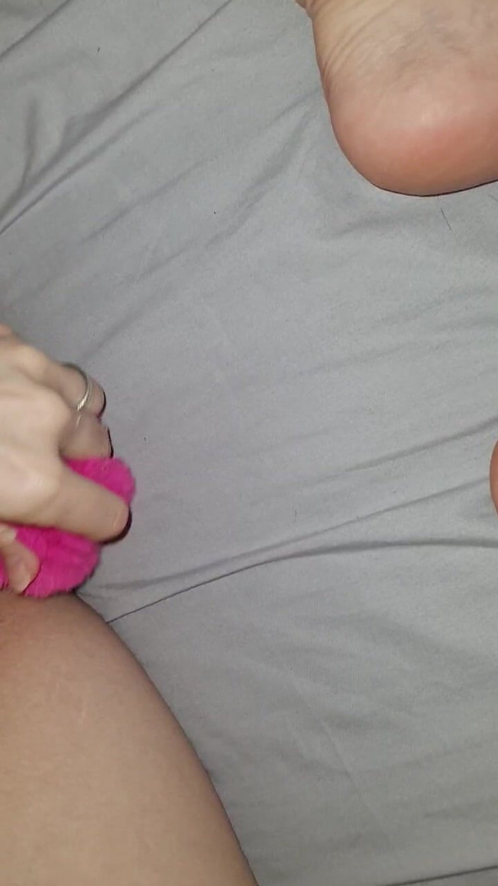 Ana Liz: Pizdă proaspăt rasă...