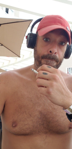 BBIG: Alpha Kouření u bazénu